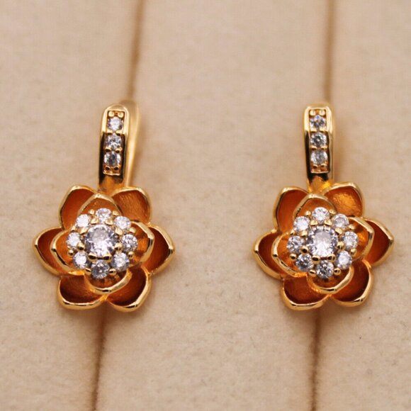 18K Yellow Gold Filled 3D Flower Diamond Zircon Earings Gorgeous Gift - Picture 2 of 3